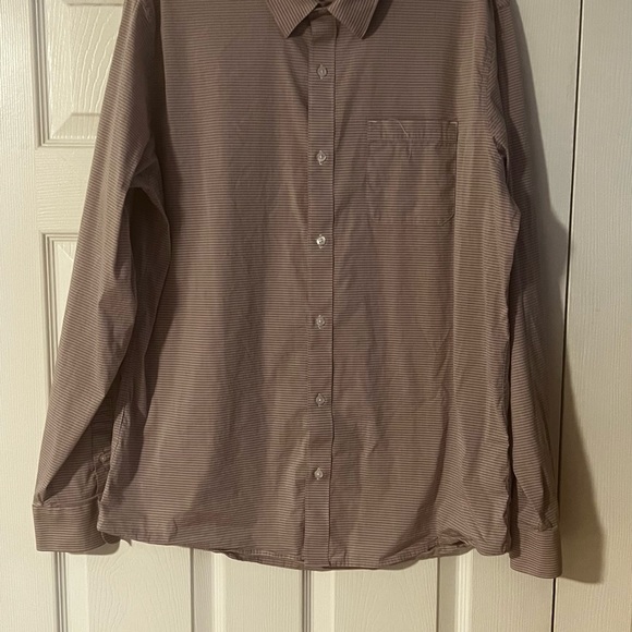 EUC Travis Mathew Button Down Shirt Long Sleeve X Large beige color - Picture 6 of 7